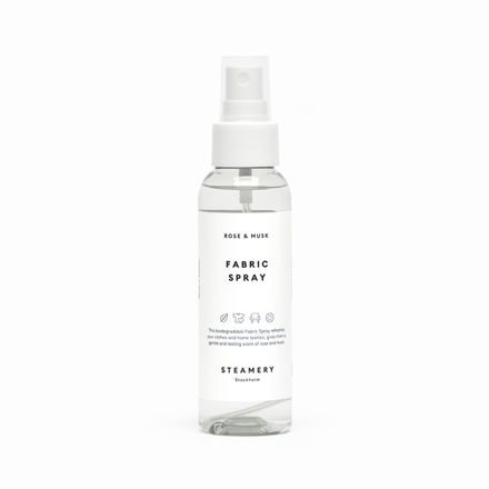 Osviežujúci vonný sprej na odevy Steamery Fabric Spray (100 ml)