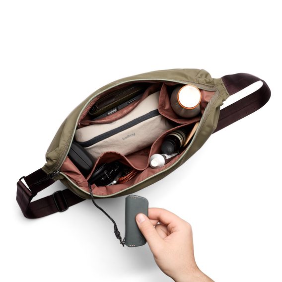 Bellroy Laneway Crescent Bag (7 l)