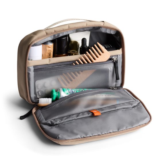 Bellroy — Hanging Toiletry Kit