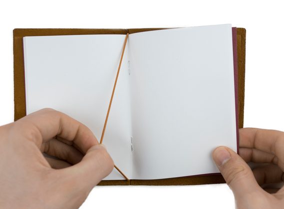 TRAVELER'S Notebook — Camel (Passport)