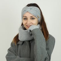 Překřížená dámská pletená čelenka