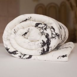 PĂTURĂ DIN MICROFIBRĂ CU LÂNĂ SINTETICĂ - PĂTURI - GOSPODĂRIE