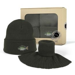 GESCHENKSET: MÜTZE MIT ANGLERSTICKEREI UND STRICKSCHAL - ANGLER - KLEIDUNG