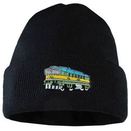 Pletená čiapka  s výšivkou Vlak