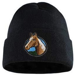 Pletená čiapka s výšivkou Kôň
