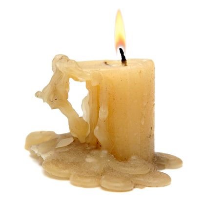 Hogyan lehet eltávolítani a viaszt a ruháról