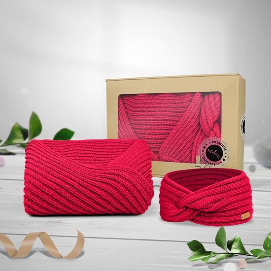 AJÁNDÉKCSOMAG: KÖTÖTT PONCSÓ ÉS FEJPÁNT - UJJATLAN SZVETTEREK - RUHÁZAT