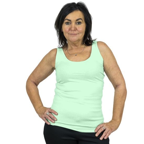 A MODELL MAGASSÁGA 160 CM ÉS S MÉRETET VISEL - ÁTLÉTÁK - RUHÁZAT