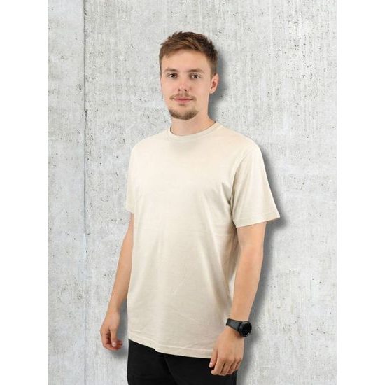 MODEL MERIA 180 CM A MÁ NA SEBE VEĽKOSŤ L. - TRIČKÁ S KRÁTKYM RUKÁVOM - OBLEČENIE