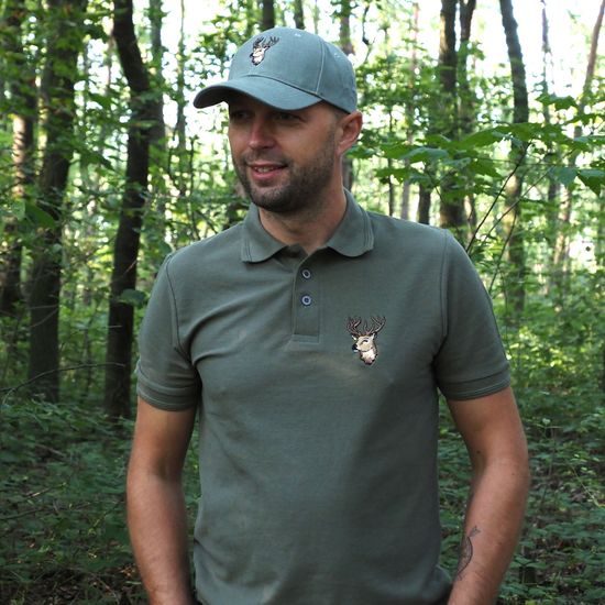 TRICOU POLO CU BRODERIE CERB - VÂNĂTOARE - ÎMBRĂCĂMINTE