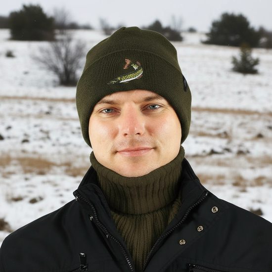 DÁRKOVÉ BALENÍ: ČEPICE S VÝŠIVKOU PRO RYBÁŘE A PLETENÝ NÁKRČNÍK - ČEPICE - KŠILTOVKY A ČEPICE