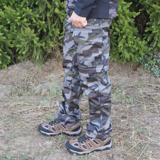 MODELUL MĂSOARĂ 176 CM ȘI POARTĂ O MĂRIME 50 - PANTALONI STANDARD - HAINE DE LUCRU