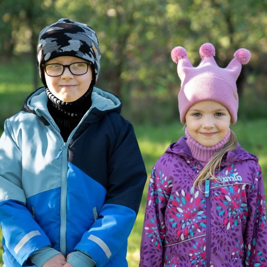 DETSKÝ PLETENÝ NÁKRČNÍK - DETSKÉ ŠILTOVKY A ČIAPKY - DETSKÉ OBLEČENIE