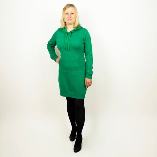 MODELKA MĚŘÍ 159 CM A MÁ NA SOBĚ VELIKOST S.. - ŠATY - OBLEČENÍ