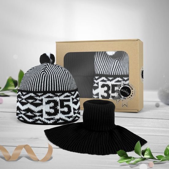 SET CADOU: ZMIJOVKA BONTIS ANIVERSARĂ CU GULER TRICOTAT - FESURI CU POMPON - ACCESORII