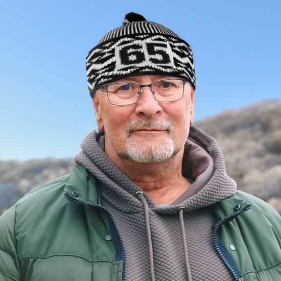 BONTIS RETRÓ TÉLI SAPKA JUBILEUMI SZÁMMAL - SAPKÁK POMPOMMAL - BASEBALL SAPKÁK ÉS SAPKÁK