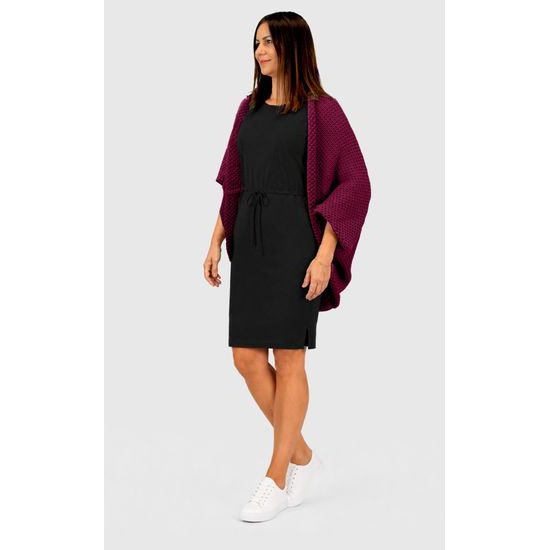 MODELKA MĚŘÍ 170 CM A MÁ NA SOBĚ VELIKOST M. - SVETRY - OBLEČENÍ