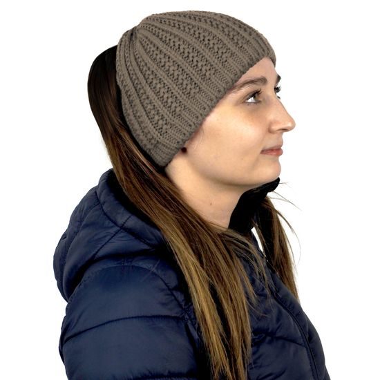 DÁMSKÁ ČEPICE S OTVOREM NA CULÍK - PLETENÉ ČEPICE - KŠILTOVKY A ČEPICE