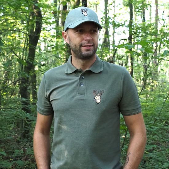 TRICOU POLO CU BRODERIE CERB - VÂNĂTOARE - ÎMBRĂCĂMINTE