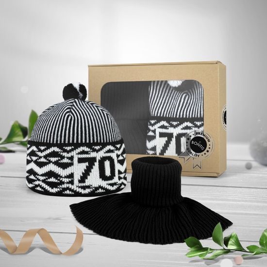 DARČEKOVÉ BALENIE: JUBILEJNÁ BUDAJKA BONTIS S PLETENÝM NÁKRČNÍKOM - ČIAPKY S BRMBOLCOM - ŠILTOVKY A ČIAPKY