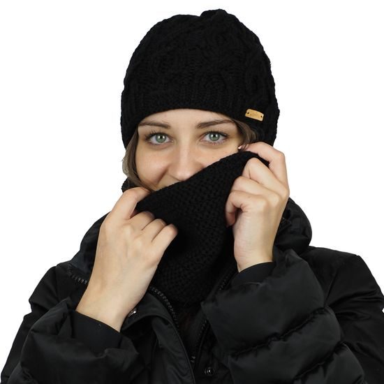 WINTERMÜTZE FÜR FRAUEN MIT STRICKMUSTER - STRICKMÜTZEN - CAPS UND MÜTZEN
