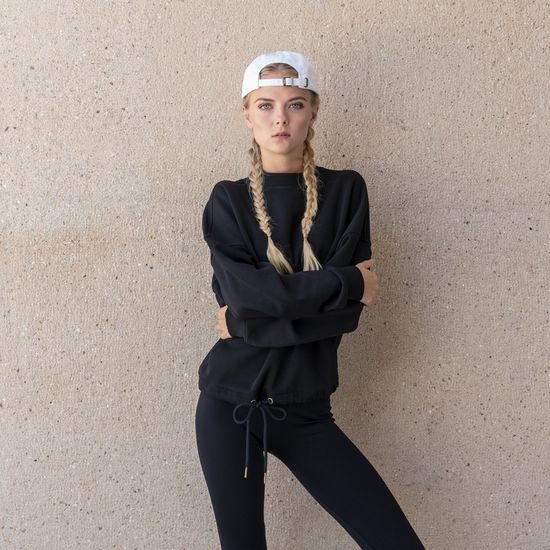DAMEN OVERSIZE SWEATSHIRT MIT FALLENDEN SCHULTERN - SWEATSHIRTS OHNE REISSVERSCHLUSS - KLEIDUNG