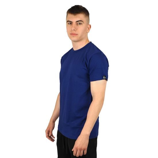 A MODELL 179 CM MAGAS, ÉS M-ES MÉRETET VISEL. - MUNKÁS PÓLÓK - RUHÁZAT