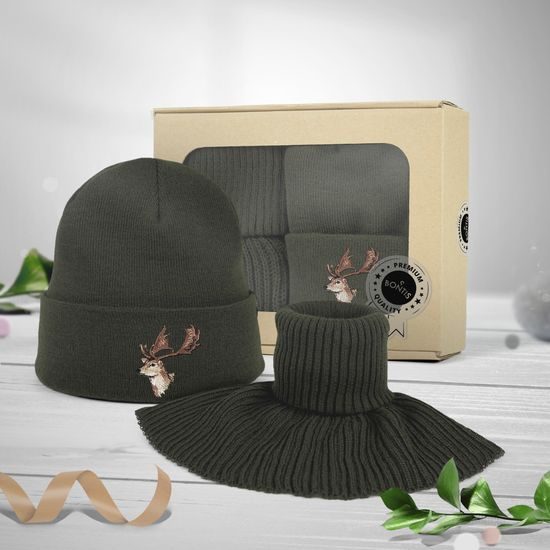 GESCHENKSET: BESTICKTE MÜTZE FÜR JÄGER UND GESTRICKTER SCHAL - MÜTZEN - CAPS UND MÜTZEN