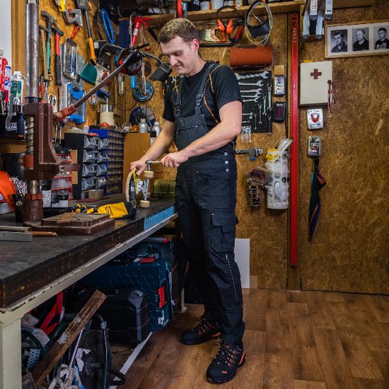 EREBOS KANTÁROS MUNKANADRÁG - MUNKARUHÁZAT