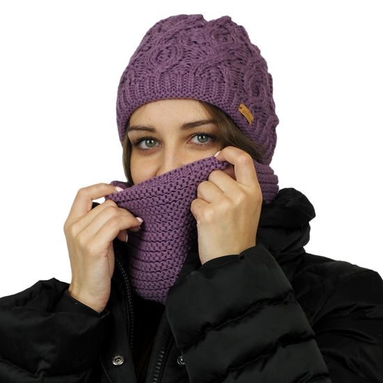 WINTERMÜTZE FÜR FRAUEN MIT STRICKMUSTER - STRICKMÜTZEN - CAPS UND MÜTZEN