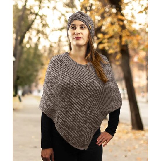 AJÁNDÉKCSOMAG: KÖTÖTT PONCSÓ ÉS FEJPÁNT - UJJATLAN SZVETTEREK - RUHÁZAT