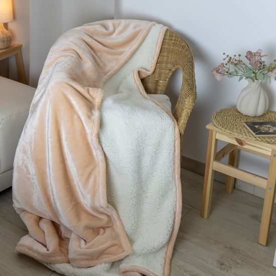 PĂTURĂ DIN MICROFLANEL CU IMITAȚIE DE MIELUȘEL - PĂTURI - GOSPODĂRIE