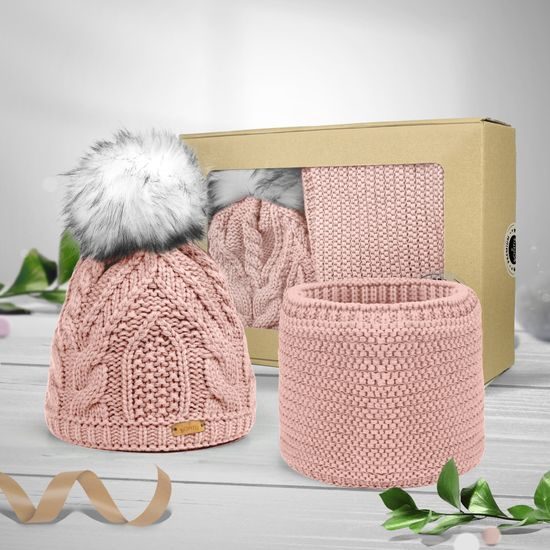 SET CADOU: CĂCIULĂ DAMĂ CU CIUCURE ȘI GULER CIRCULAR - CĂCIULI - ACCESORII