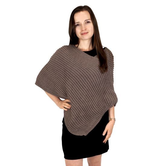 MODELKA MERIA 155 CM A NOSÍ VEĽKOSŤ XS - SVETRE - OBLEČENIE