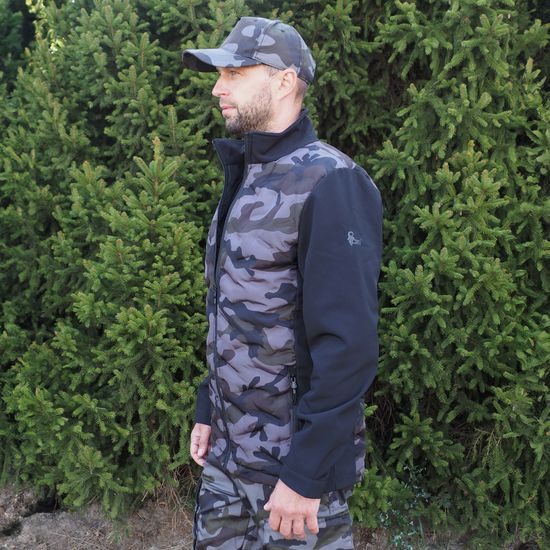 MODELUL MĂSOARĂ 176 CM ȘI POARTĂ O MĂRIME M - JACHETE, GECI - ÎMBRĂCĂMINTE