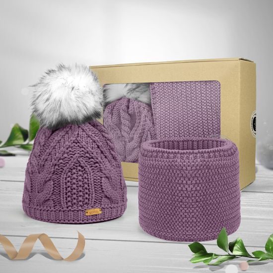 SET CADOU: CĂCIULĂ DAMĂ CU CIUCURE ȘI GULER CIRCULAR - CĂCIULI - ACCESORII