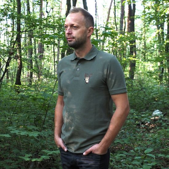 POLO-SHIRT MIT STICKEREI HIRSCH - JÄGER - KLEIDUNG