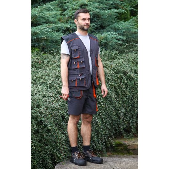 DAS MODEL IST 176 CM GROSS UND TRÄGT GRÖSSE 50 - ARBEITSSHORTS - ARBEITS KLEIDUNG