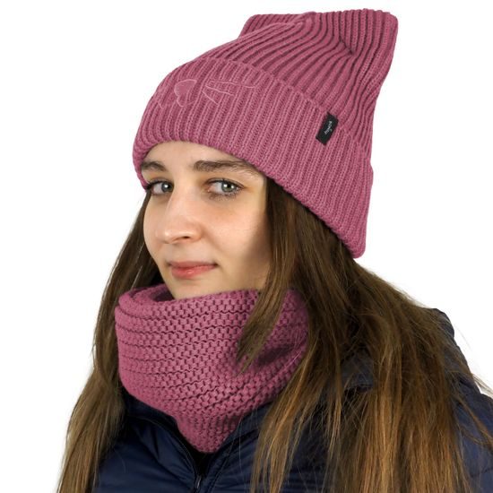 PLETENÁ ČEPICE S VÝŠIVKOU KOČKA - PLETENÉ ČEPICE - KŠILTOVKY A ČEPICE