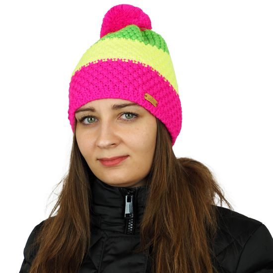 DREIFARBIGE GESTRICKTE WINTERMÜTZE MIT BOMMEL - STRICKMÜTZEN - CAPS UND MÜTZEN