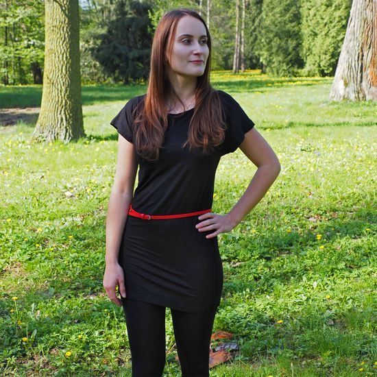 MODELKA MERIA 164 CM A MÁ NA SEBE VEĽKOSŤ XS - TRIČKÁ S KRÁTKYM RUKÁVOM - OBLEČENIE