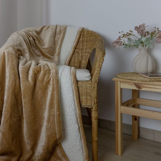 MIKROFLEECE TAKARÓ BÁRÁNYBŐR HATÁSÚ BÉLÉSSEL - TAKARÓK - HÁZTARTÁS