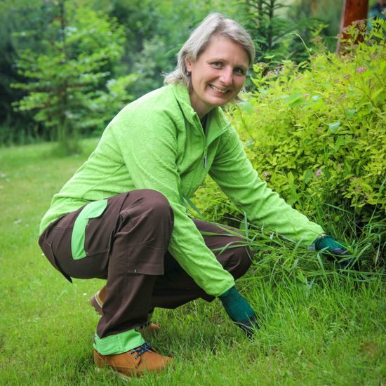 DAS MODEL IST 170 CM GROSS UND TRÄGT GRÖSSE 40 - ARBEITSHOSEN OHNE LATZ - ARBEITS KLEIDUNG