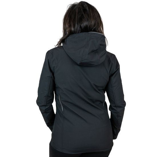 MODELUL MĂSOARĂ 160 CM ȘI POARTĂ O MĂRIME S - GECI SPORT SOFTSHELL - ECHIPAMENT SPORTIV