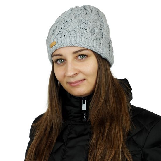 CĂCIULĂ DE IARNĂ TRICOTATĂ CU MODEL PENTRU FEMEI - CĂCIULI TRICOTATE - ACCESORII