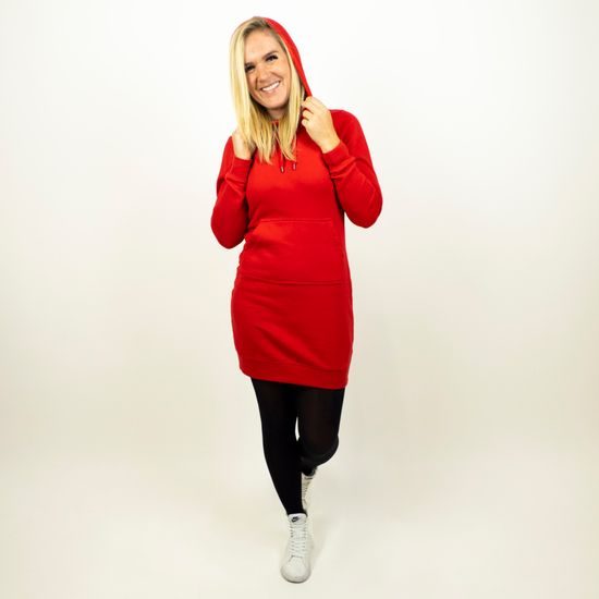 MODELKA MĚŘÍ 161 CM A MÁ NA SOBĚ VELIKOST XS. - ŠATY - OBLEČENÍ