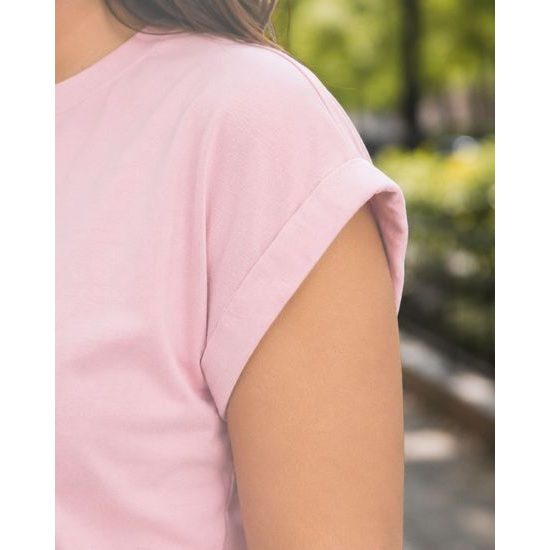 UMGESCHLAGENE ÄRMEL FÜR EINEN DEZENTEN UND LÄSSIGEN LOOK. - T-SHIRTS AUS BIO-BAUMWOLLE - KLEIDUNG