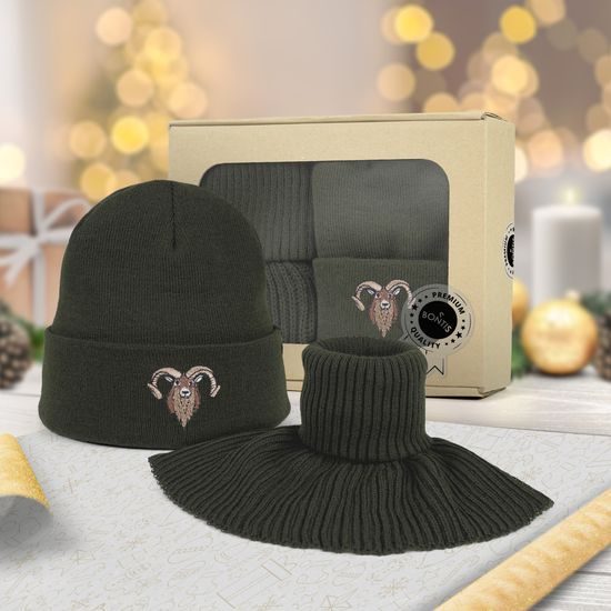 DÁRKOVÉ BALENÍ: ČEPICE S VÝŠIVKOU PRO MYSLIVCE A PLETENÝ NÁKRČNÍK - ČEPICE - KŠILTOVKY A ČEPICE