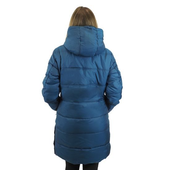 MODELUL MĂSOARĂ 167 CM ȘI POARTĂ O MĂRIME S - GECI MATLASATE ȘI CU PUF - ÎMBRĂCĂMINTE