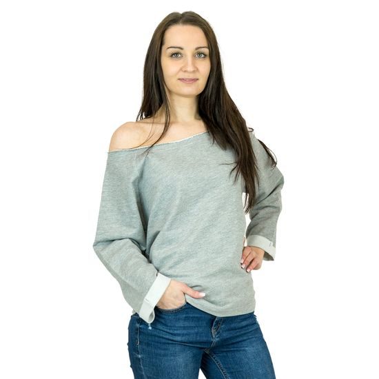 MODELKA MĚŘÍ 167 CM A MÁ NA SOBĚ VELIKOST S - MIKINY PŘES HLAVU - OBLEČENÍ